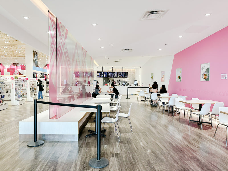 Oomomo Cafe in Manitoba