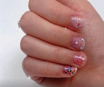 Beauty World Colourful Bubble Peel-Off Nail Polish 7ml