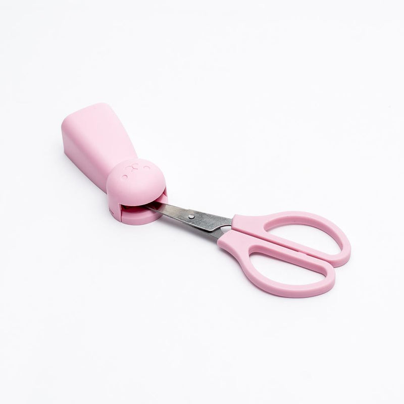 Bunny Scissors with a magnetic standable case
