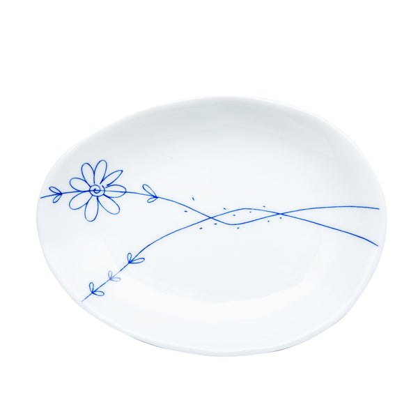 Plate (Porcelain/Pen Drawn Flower/Oddly Shaped/13x17.5x2.5cm/SMCol(s): Blue,White)