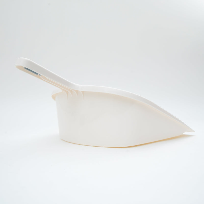 Dustpan with Side Serrations