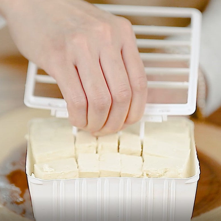 Kokubo Tofu Cutter (13x13x1.3cm)