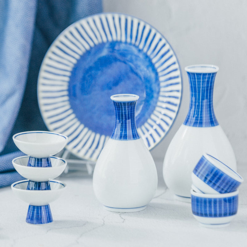 Kuchi Brush Stroke Tokusa Ten Grass Porcelain Tokkuri Sake Bottle